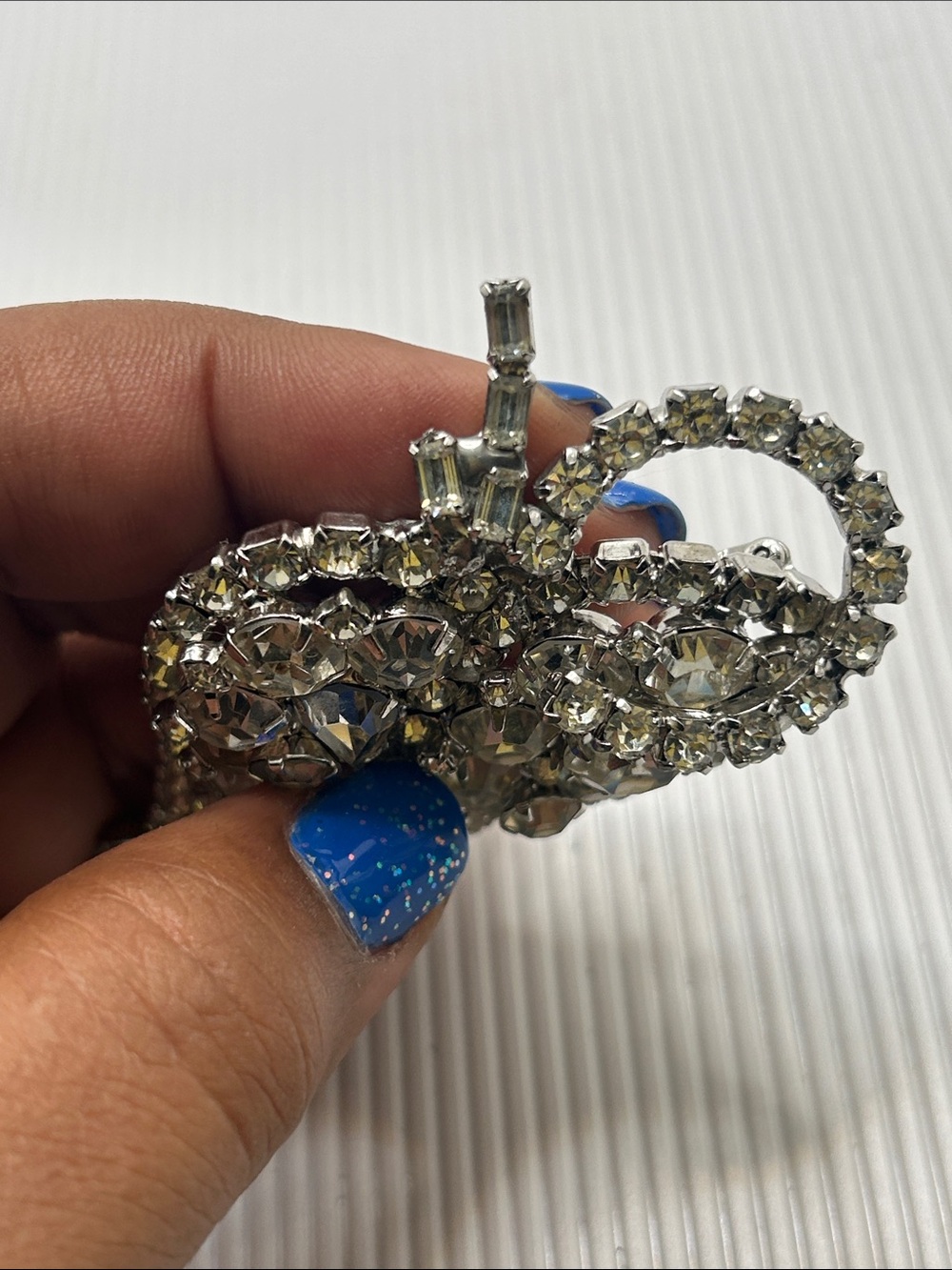Vintage Silver and Clear Crystal Leaf Brooch - Huge Size - Picture 9 of 10